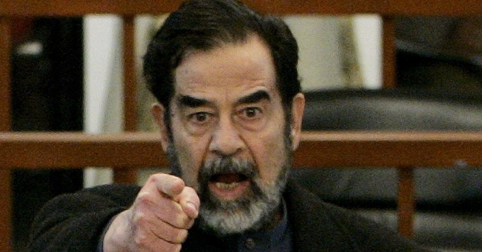 11dez2013---o-ex-ditador-do-iraque-saddam-hussein-iniciou-em-fevereiro-uma-greve-de-fome-que-durou-11-dias-sua-defesa-denunciou-a-onu-organizacao-das-nacoes-unidas-que-o-julgamento-de-saddam-estava-1386791920863_956x500.jpg