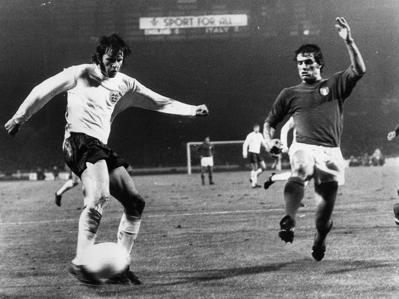Mick-Channon-England-v-Italy-Wembley-1973_2785177.jpg