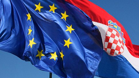 eu-croatia-flags.jpg
