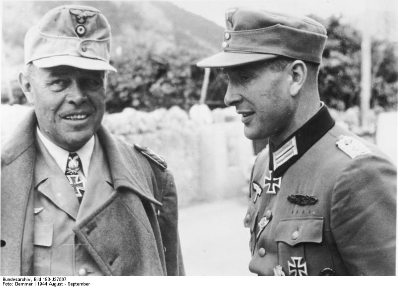 bundesarchiv_bild_183-j275672c_italien2c_albert_kesselring2c_oberst_ferdinand_hippel.jpg