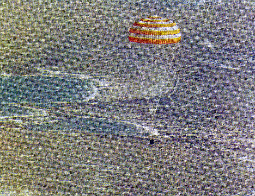 soyuz-32_landing.jpg