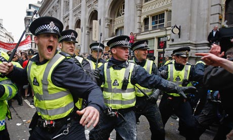 Police-stop-G20-protester-001.jpg