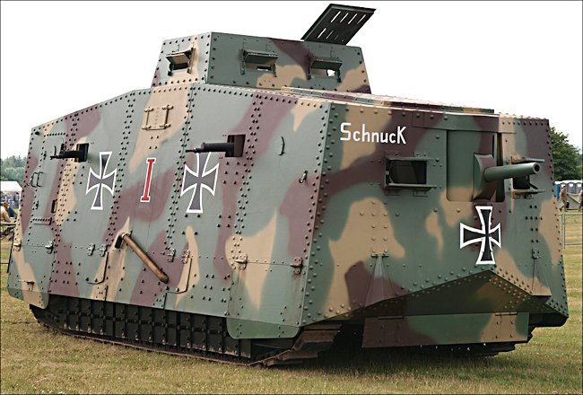 ww1-german-Strumpanzerwagen-a7v-tank-replica-bovington.jpg