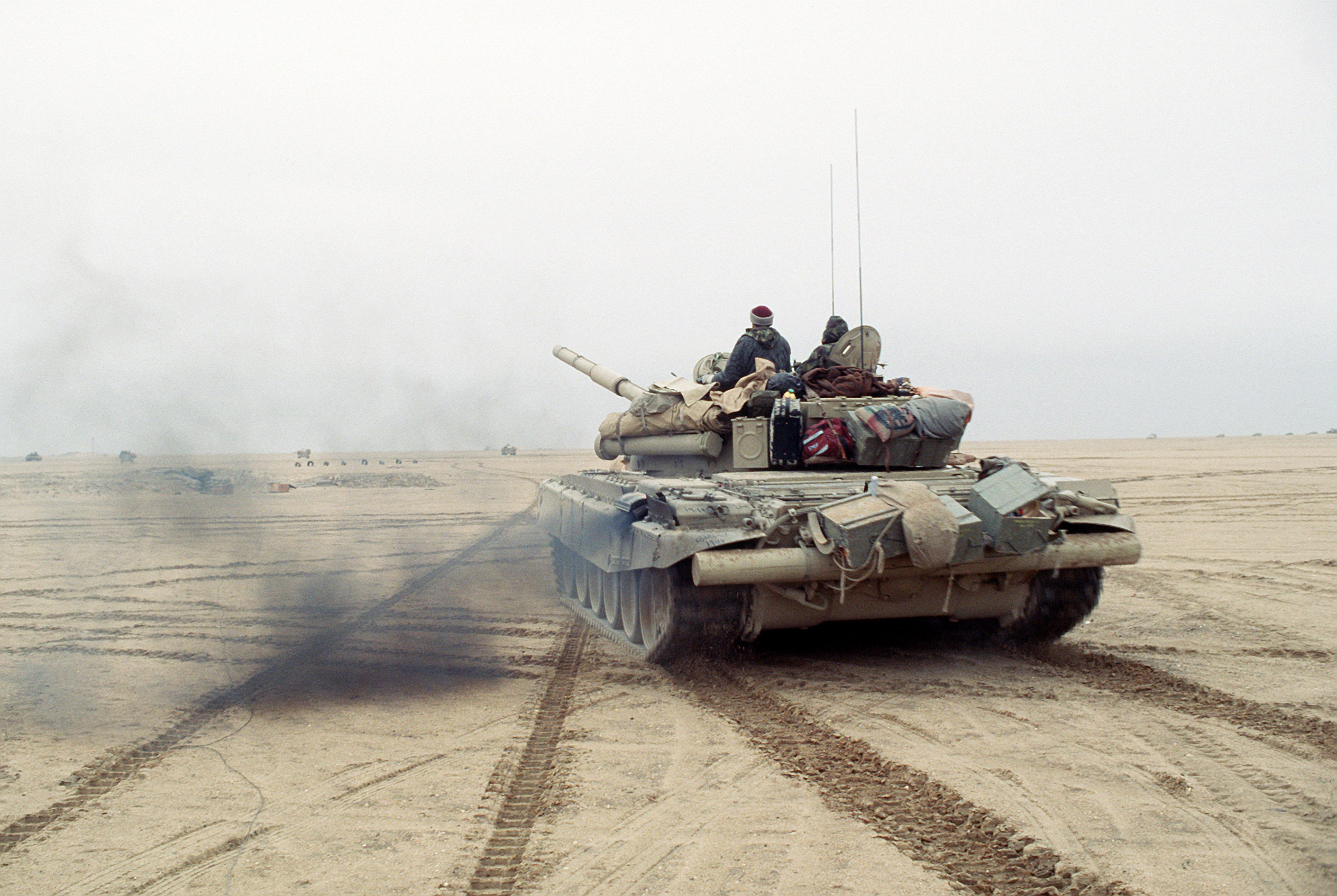 Операция военные танки. Танки в пустыне т72 Афганистан. Т-72 танк в Афганистане. Т 72 Ирак.