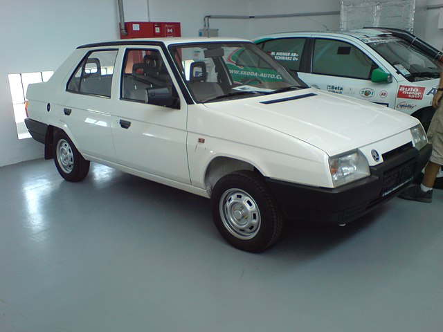 640px-Skoda_Favorit_sedan.JPG