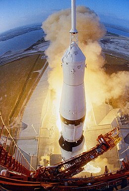260px-Apollo_6_launch.jpg