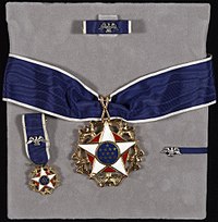 200px-Presidential-medal-of-freedom.jpg