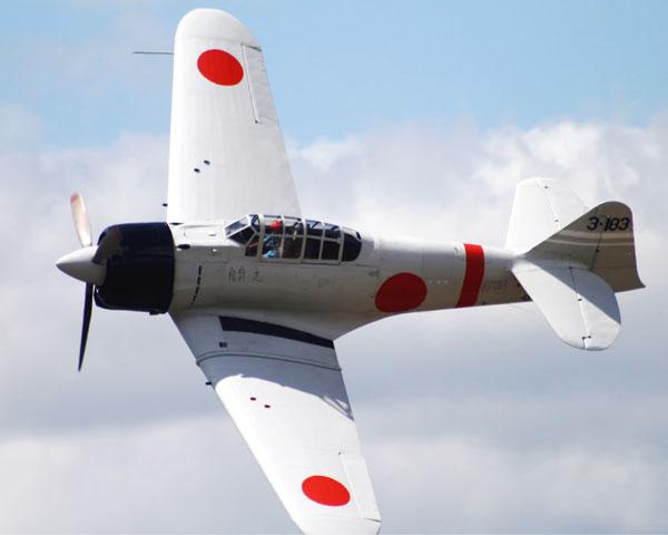 Mitsubishi-A6M-Zero-Kamikaze-Inflight2.jpg
