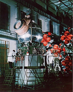 voskhod-2_production_2.jpg