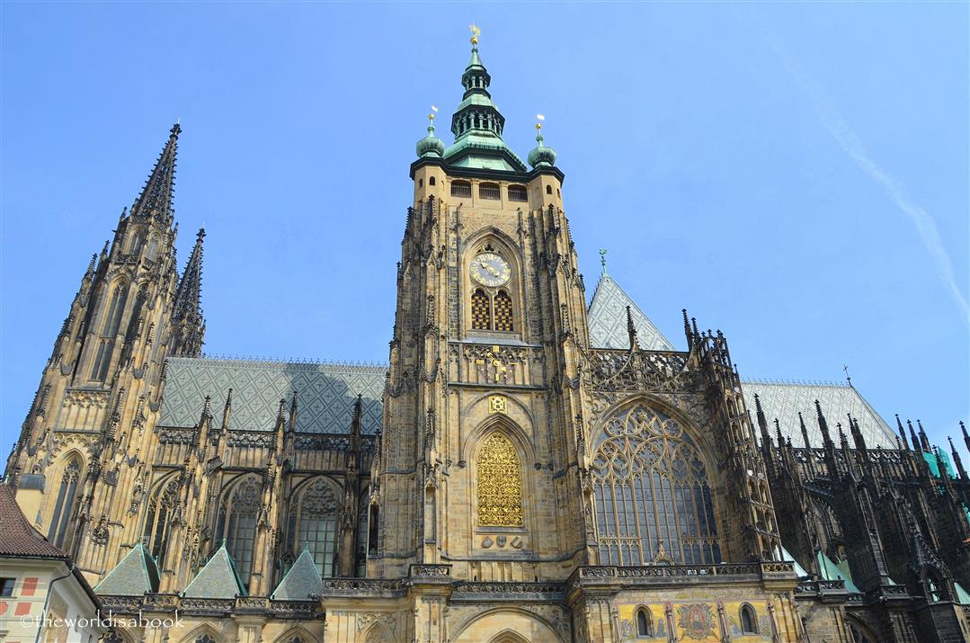 St-Vitus-Cathedral-Clock-tower.jpg