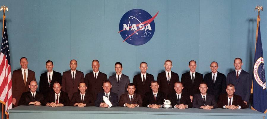  Group 5 astronauts. Back row, from L-R: Swigert, Pogue, Evans, Weitz, Irwin, Carr, Roosa, Worden, Mattingly, Lousma. Front row, from L-R: Givens, Mitchell, Duke, Lind, Haise, Engle, Brand, Bull, McCandless. 